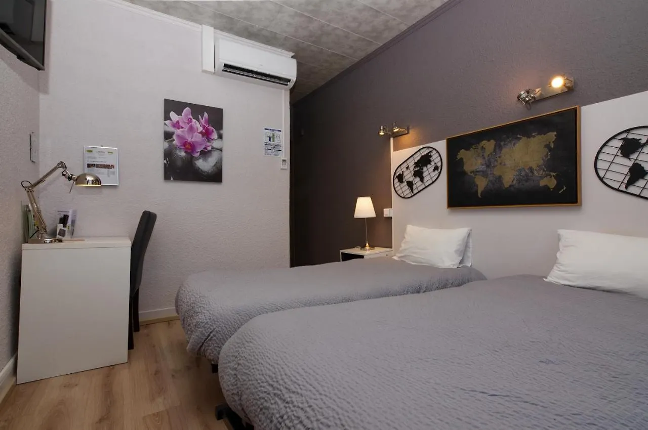Logis Hotel Le Bocage Монмаро 2*,